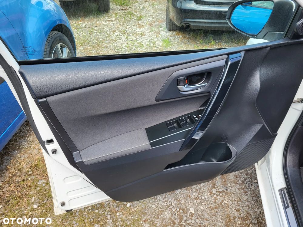 Toyota Auris 1.2 Turbo Team Deutschland - 11