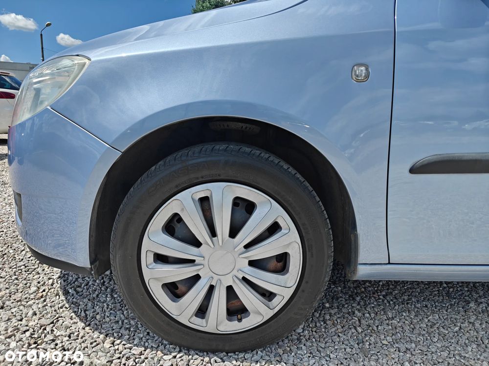 Skoda Roomster 1.6 16V Comfort PLUS EDITION - 25