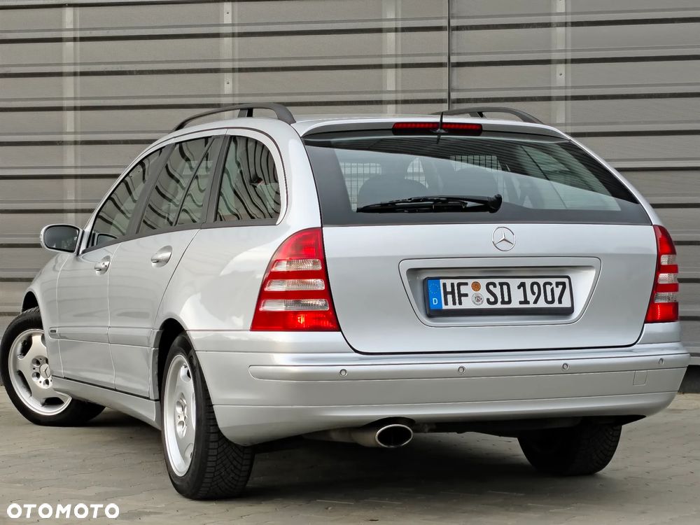 Mercedes-Benz Klasa C 180 Kompressor Automatik Avantgarde Sport Edition - 21