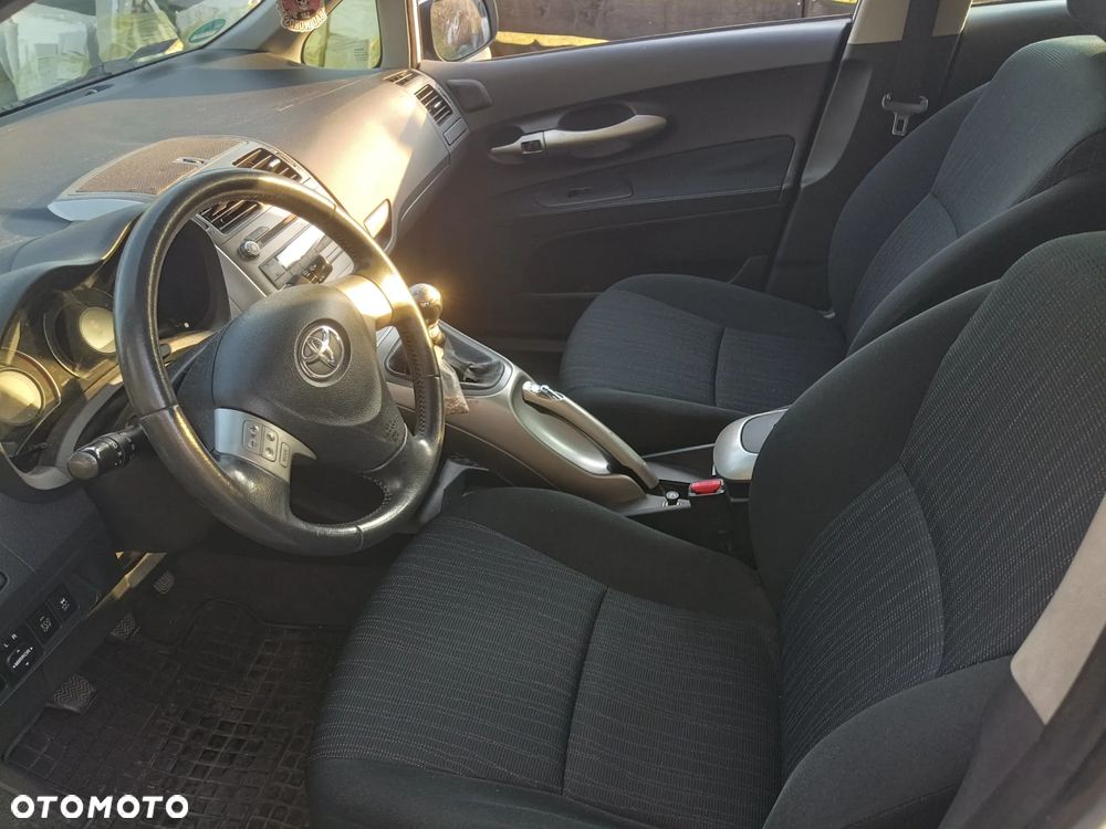 Toyota Auris 1.33 VVT-i Entry - 5