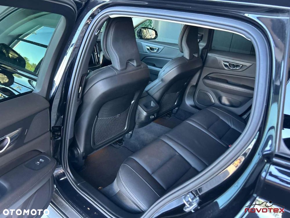 Volvo V60 Cross Country D3 Geartronic Momentum - 29