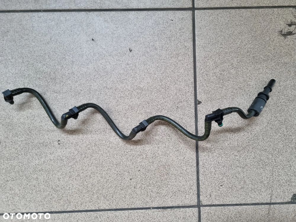 LISTWA PRZELEWOWA WTRYSKIWACZY TRAFIC VIVARO 2.0 DCI 10-14r. - 2