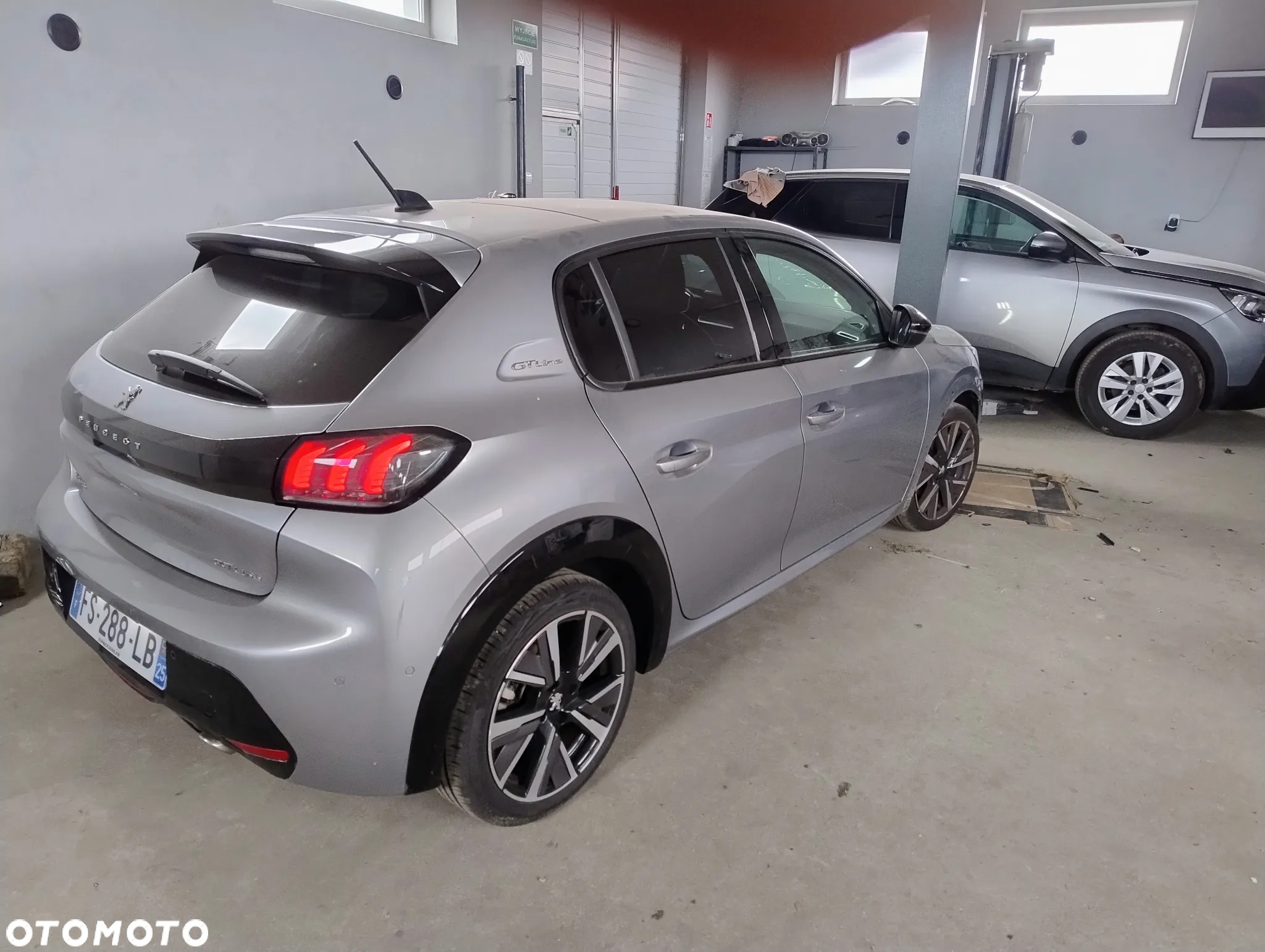 Peugeot 208 1.5 BlueHDi GT Line S&S - 36