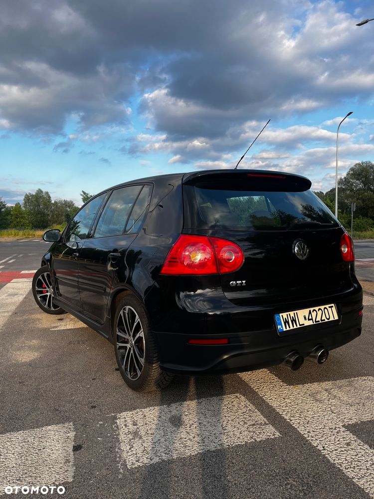 Volkswagen Golf - 5
