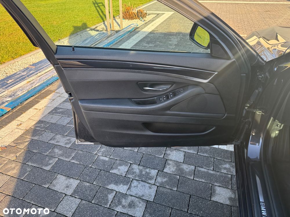 BMW Seria 5 520d xDrive Luxury Line - 16