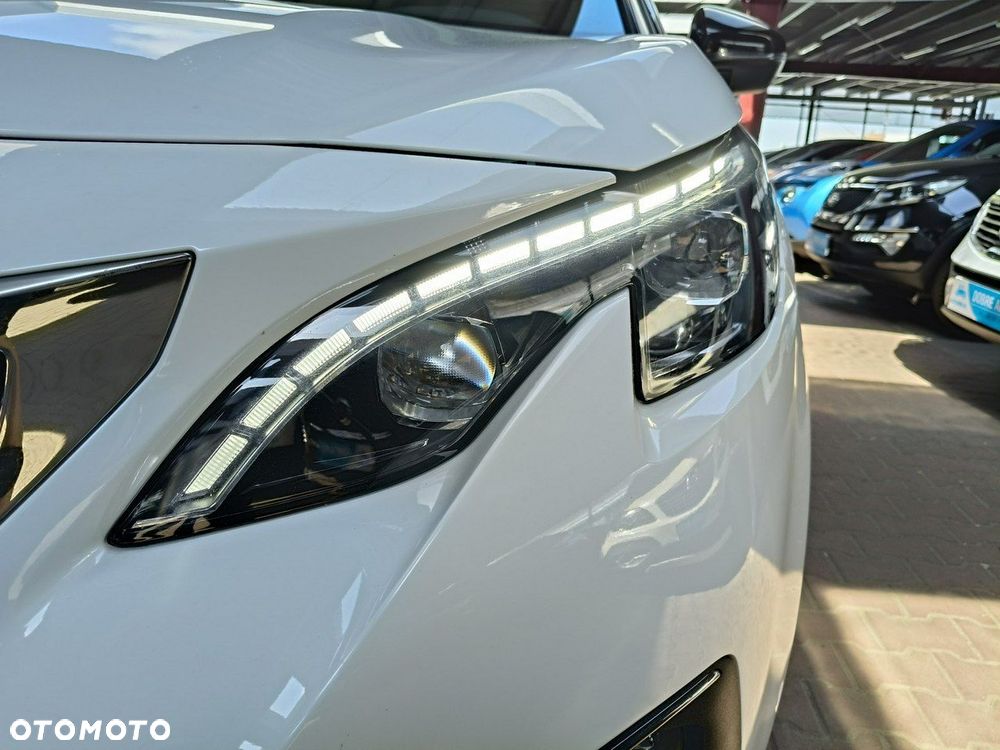 Peugeot 5008 - 8