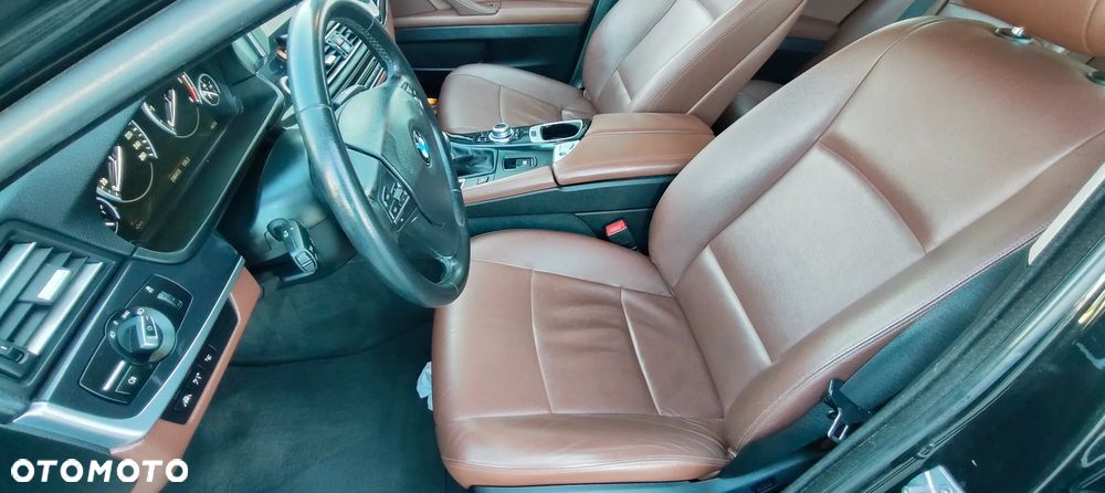 BMW Seria 5 525d Luxury Line - 30