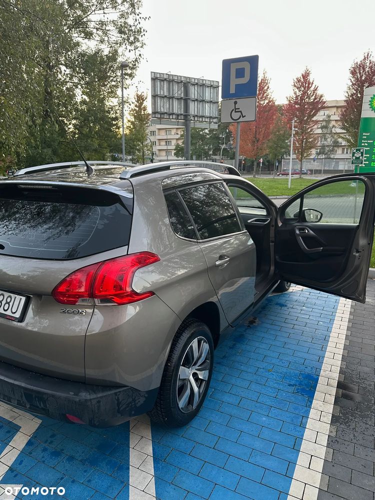 Peugeot 2008 1.2 Pure Tech Active S&S EAT6 - 4