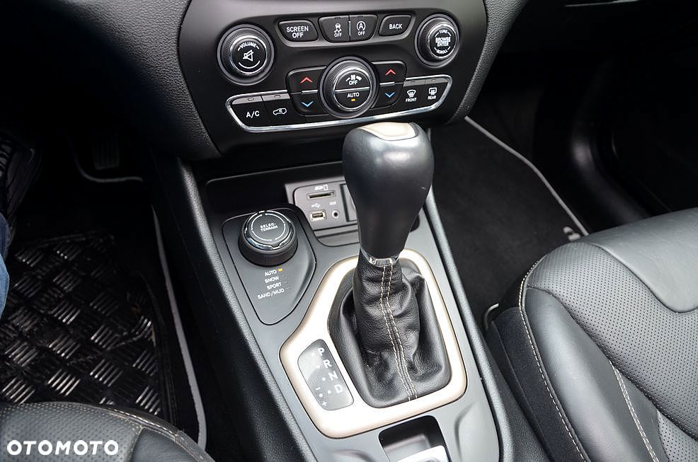 Jeep Cherokee 2.0 MJD Active Drive II Limited - 21