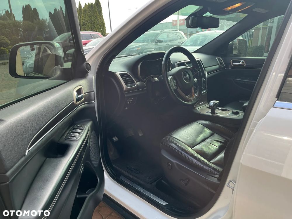 Jeep Grand Cherokee - 16