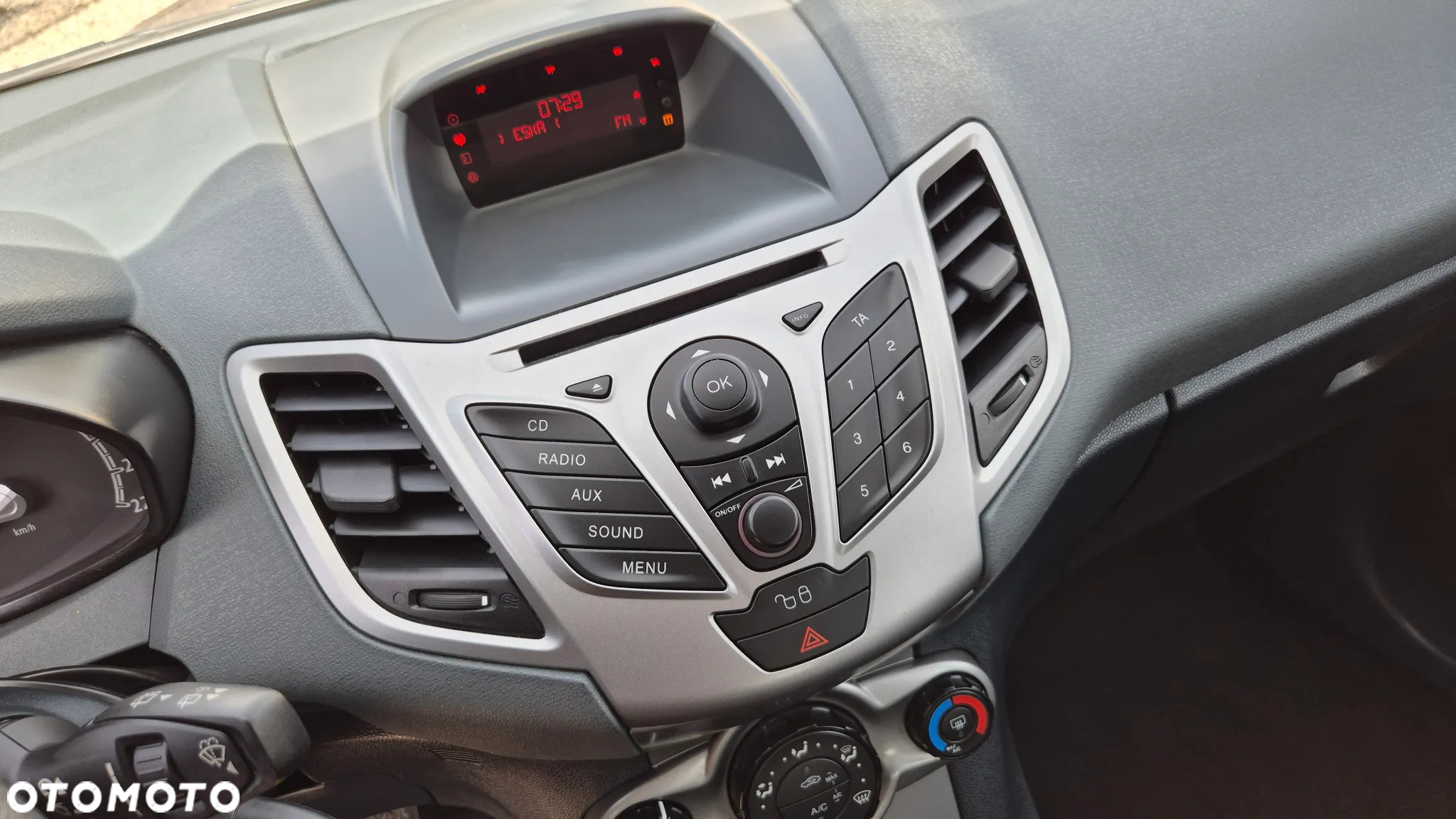 Ford Fiesta 1.25 Ambiente - 24