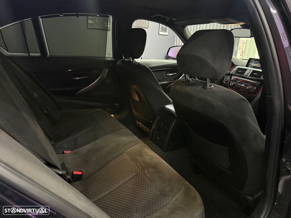 BMW 330 e iPerformance Pack M - 37