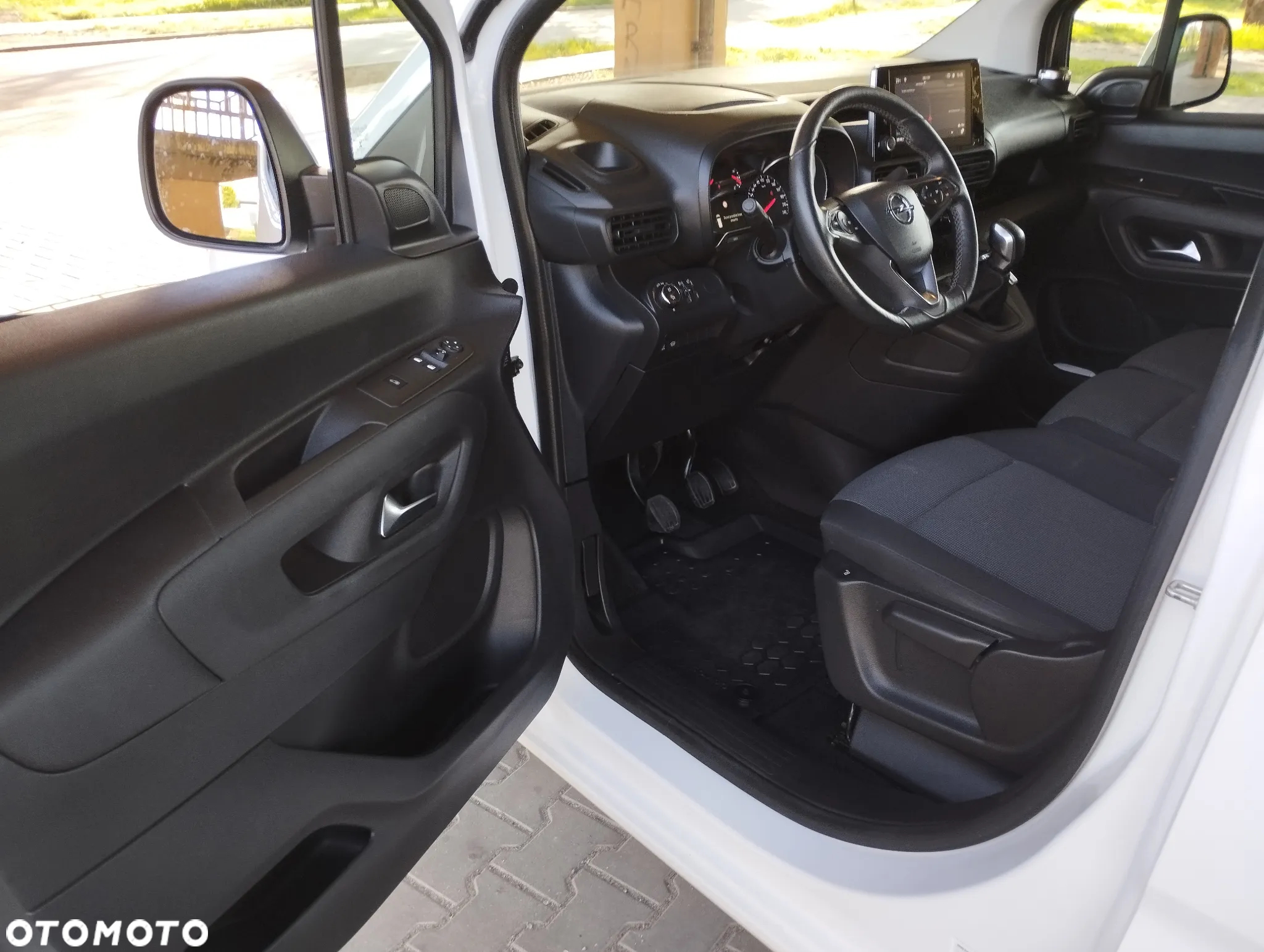 Opel COMBO - 23