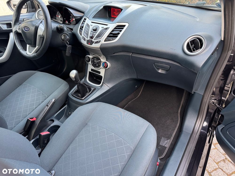 Ford Fiesta 1.25 Champions Edition - 25