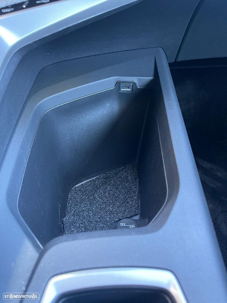 Peugeot 5008 Hybrid 145 e-DSC6 Allure - 27