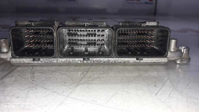 CENTRALINA MOTOR UCE RENAULT TRAFIC II AUTOBUS 2003 -0281010632 - 2