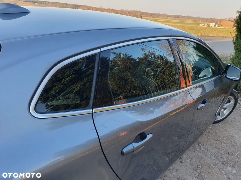 Volvo V40 D4 Drive-E Momentum - 16