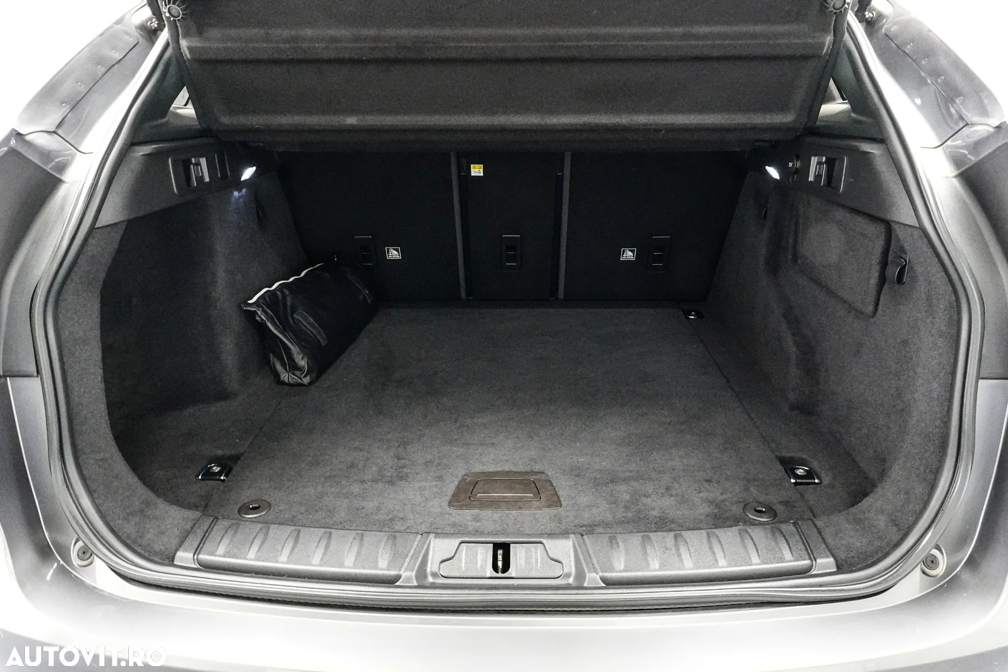Jaguar F-Pace 20d AWD Pure - 32