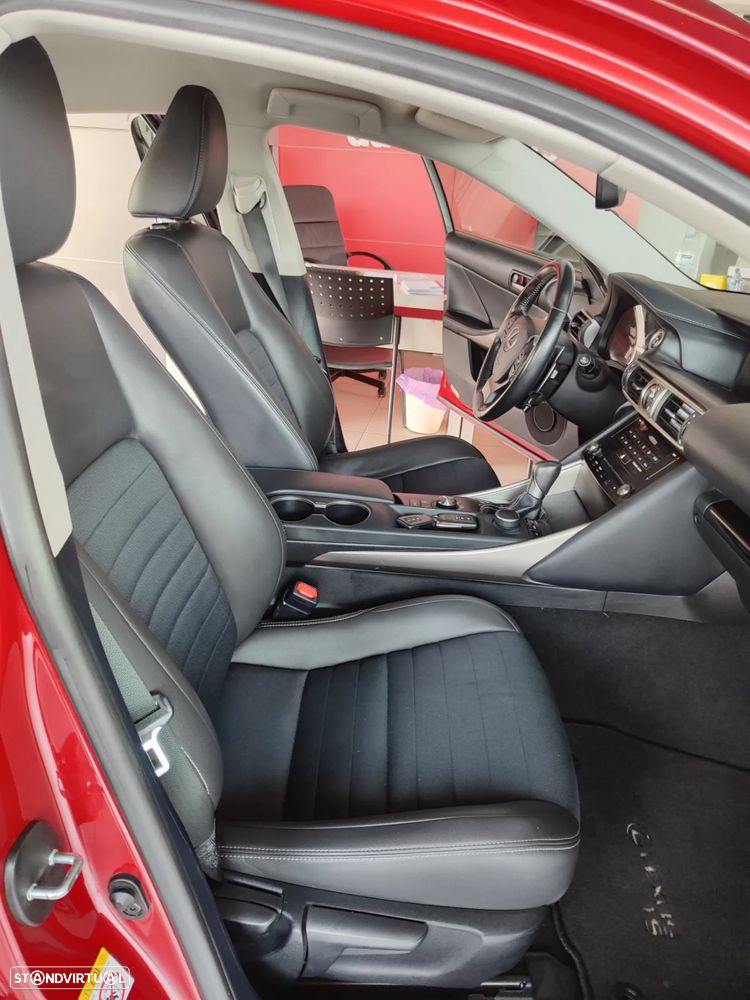 Lexus IS 300H Sport Edition - 17