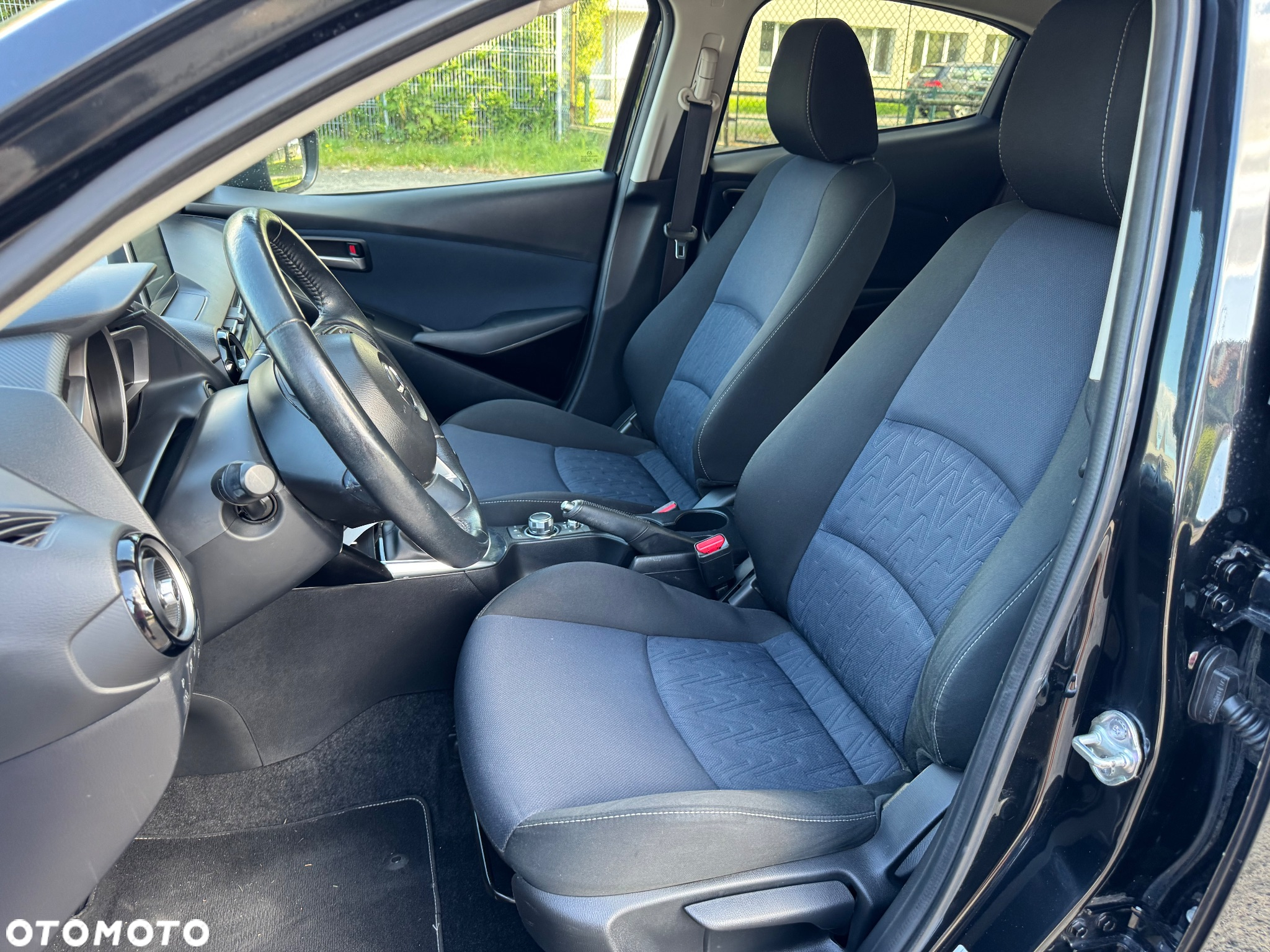 Mazda 2 - 16