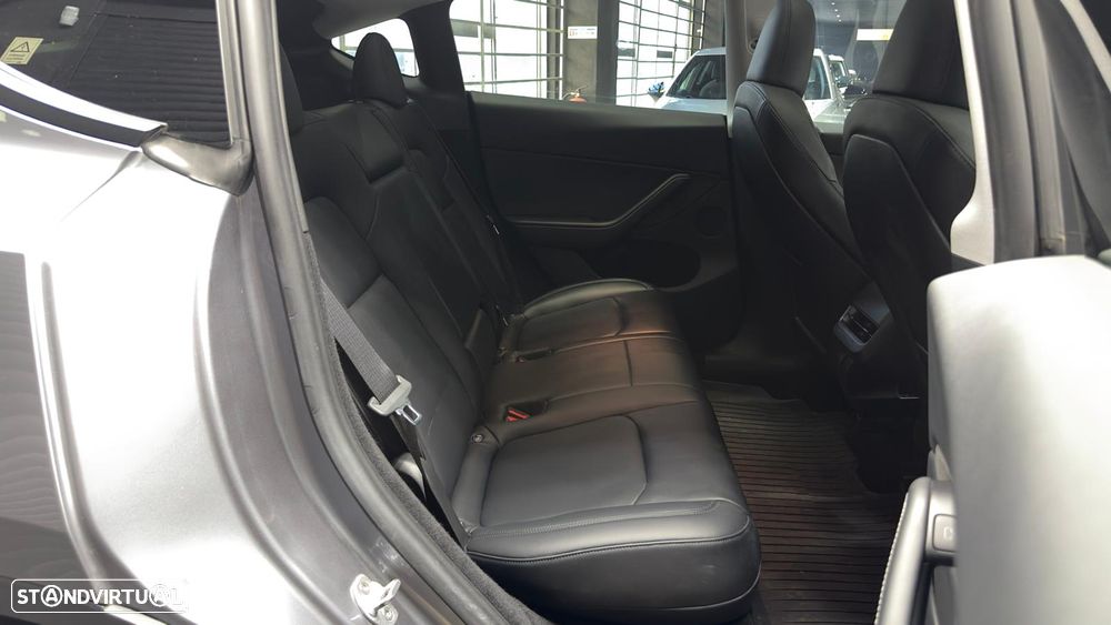 Tesla Model Y Long Range Tração Integral - 32