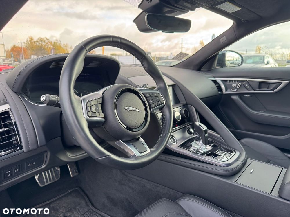 Jaguar F-Type - 10