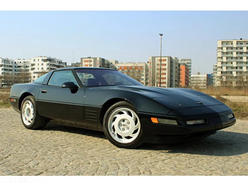 Chevrolet Corvette - 4