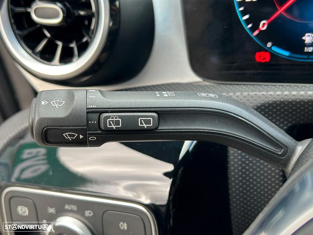 Mercedes-Benz CLA 180 d Shooting Brake AMG Line Aut. - 34
