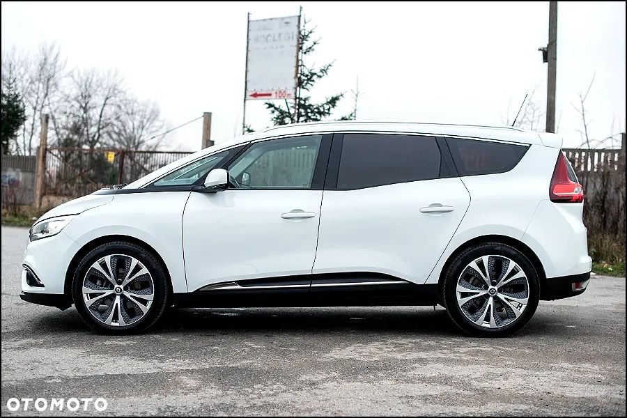 Renault Grand Scenic - 8