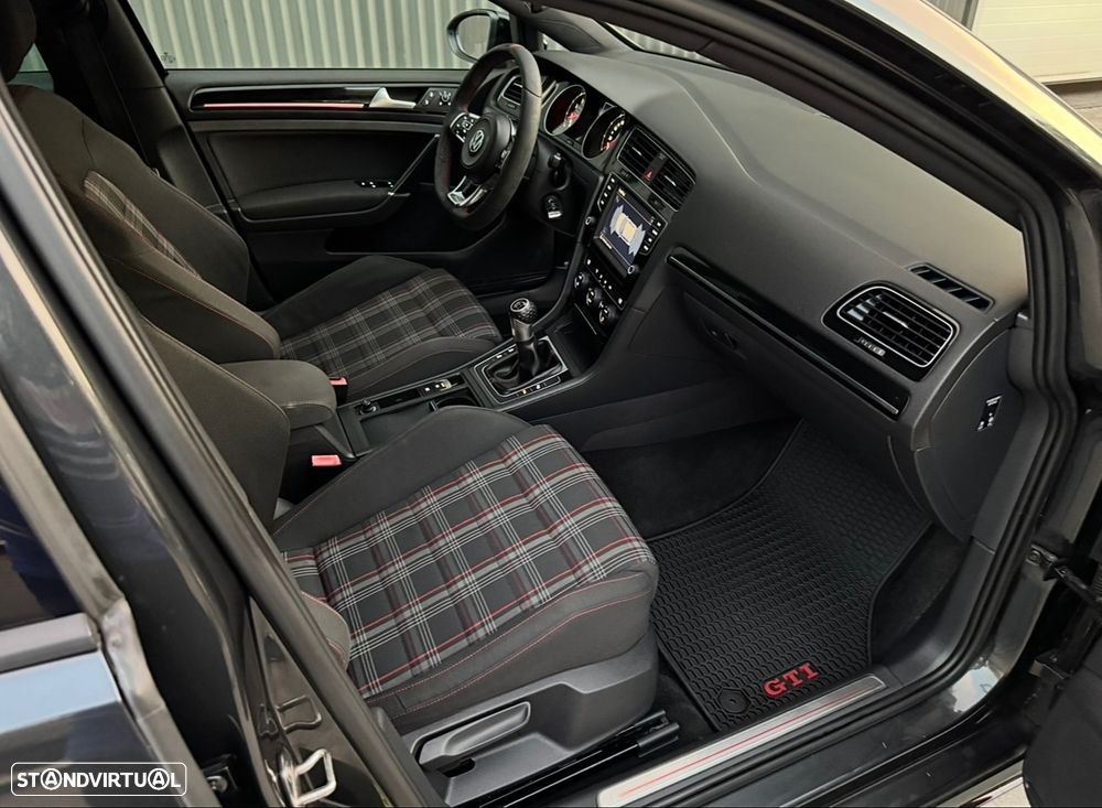 VW Golf 2.0 TSi GTi Performance - 15