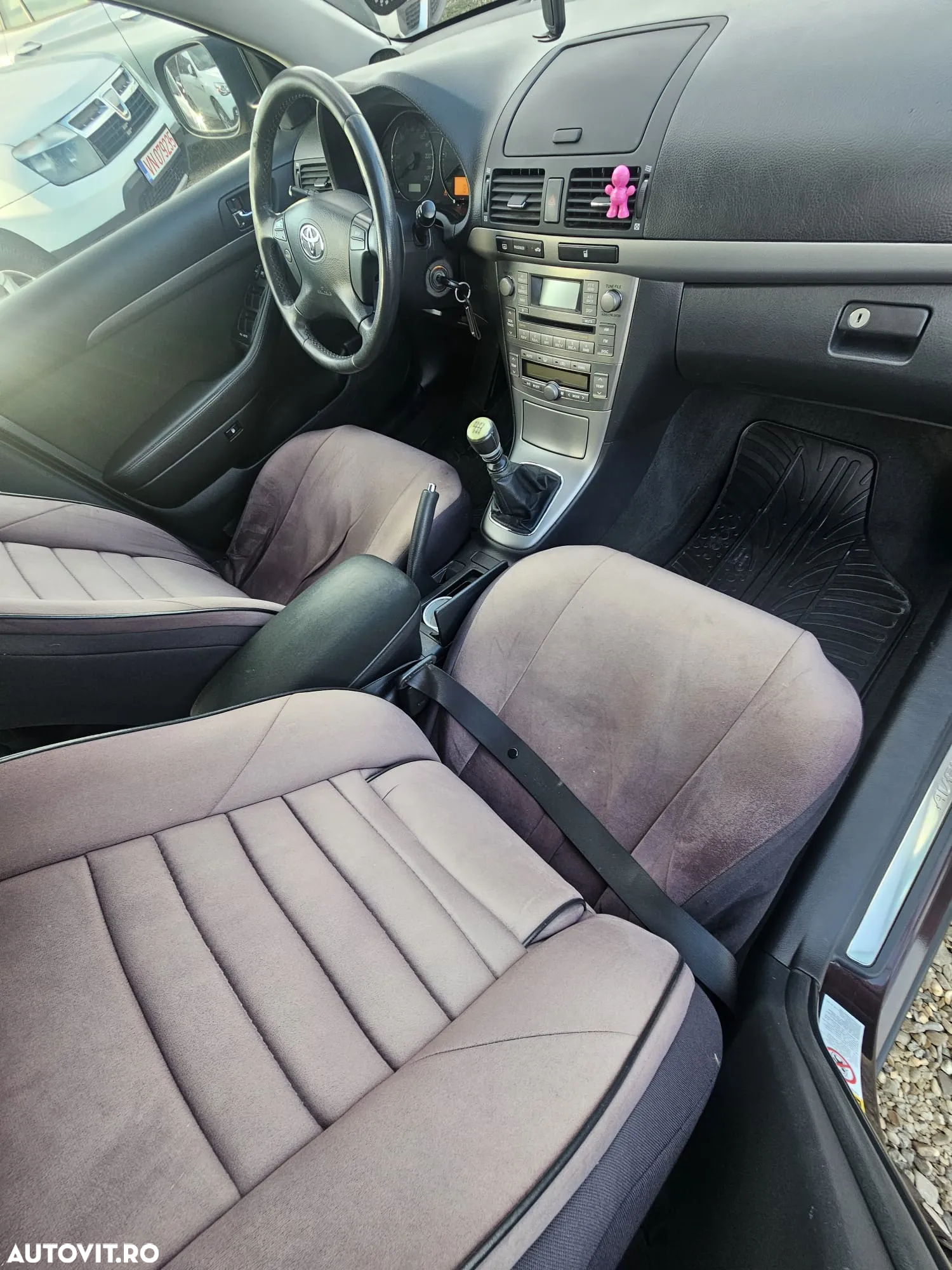 Toyota Avensis 2.0 D-4D - 12