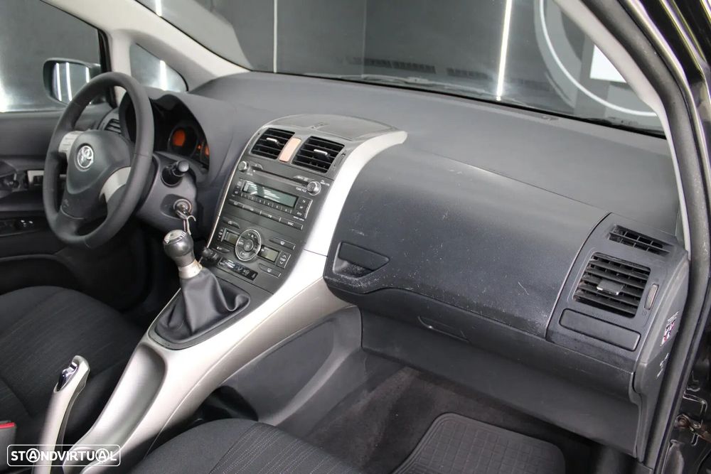 Toyota Auris - 25