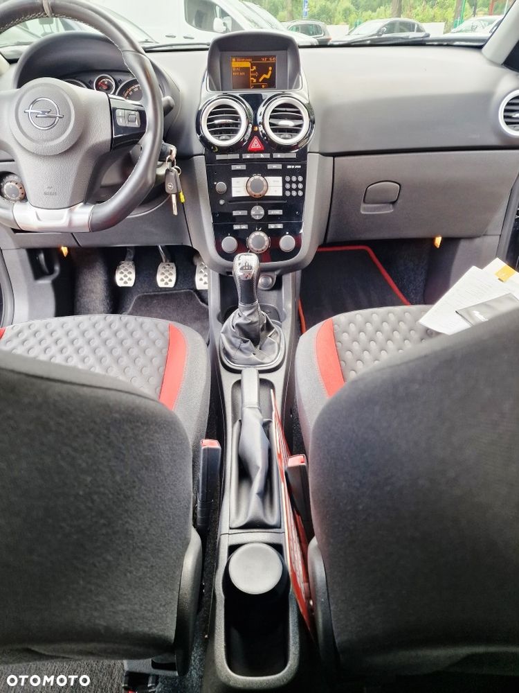 Opel Corsa 1.6 Turbo GSi - 37