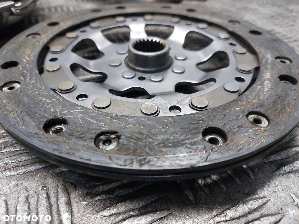 KOŁO DWUMASOWE + TARCZA + DOCISK + ŁOŻYSKO AUDI A4 B5 1.6 8V 058105266 - 9
