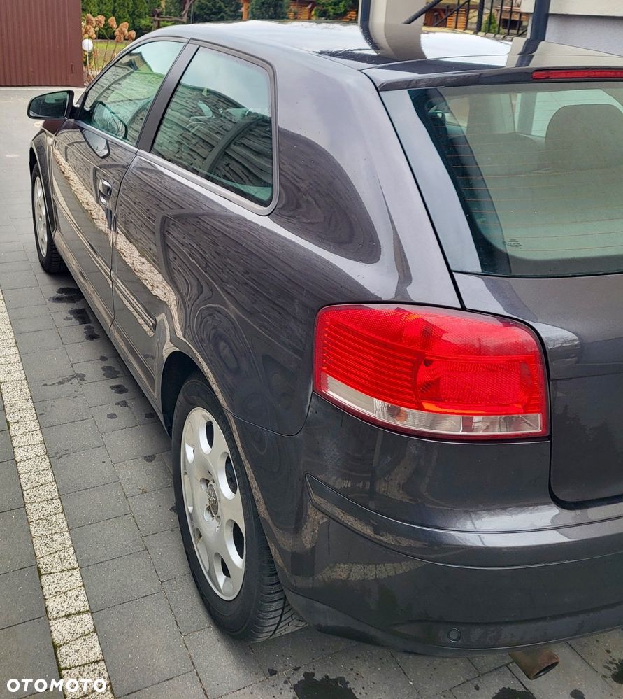 Audi A3 1.6 Ambiente - 4