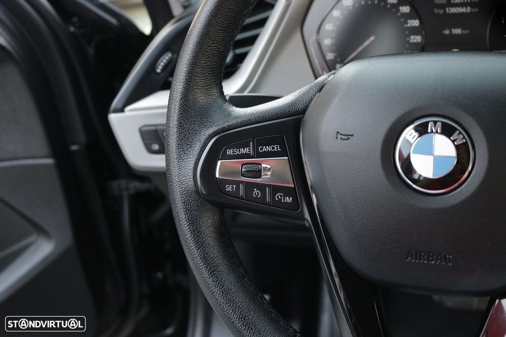 BMW 118 d Pack Desportivo M — fotografia 35