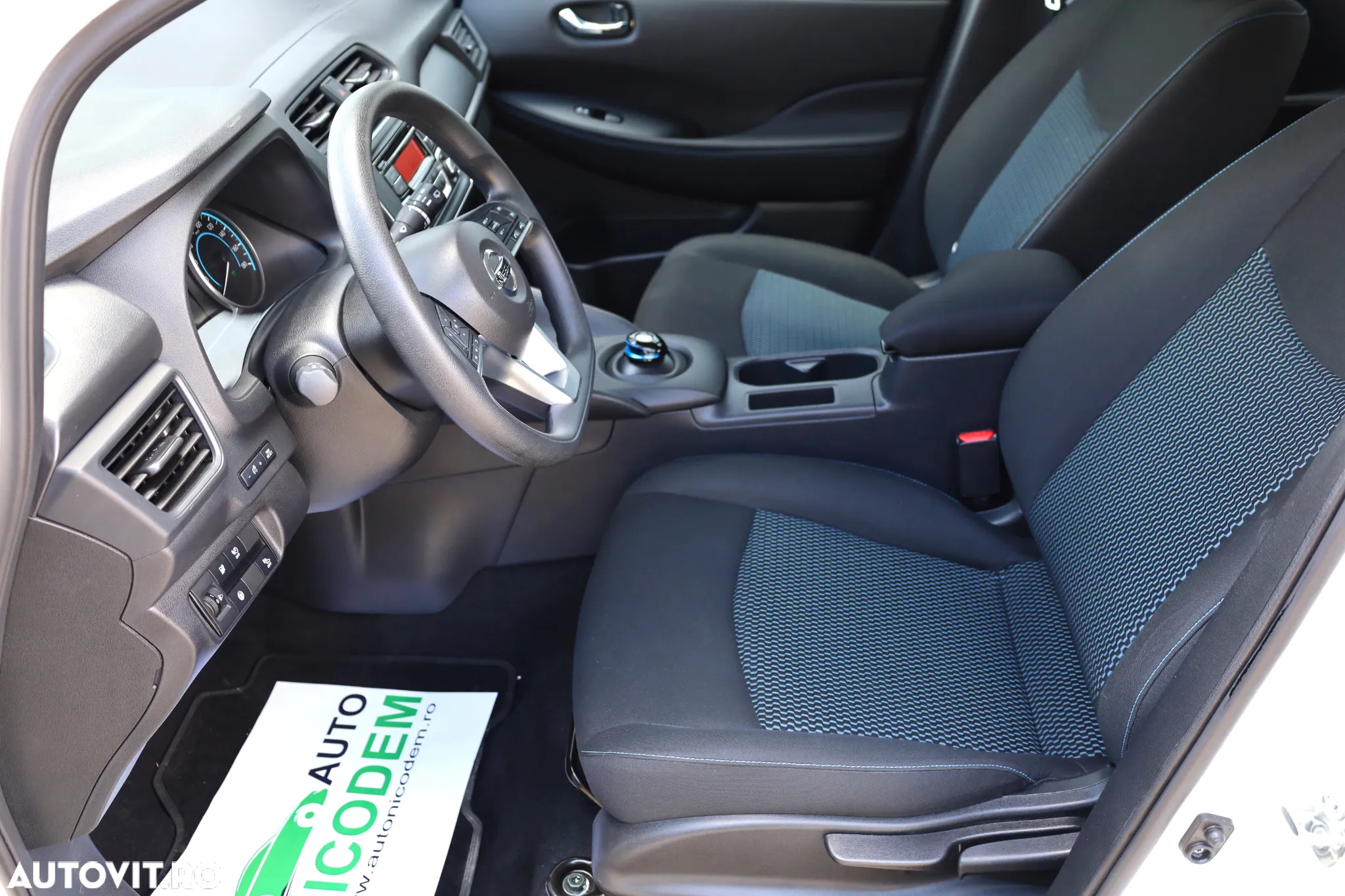 Nissan LEAF - 11