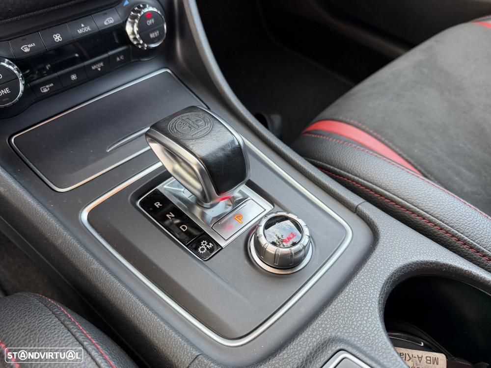 Mercedes-Benz A 45 AMG 4-Matic - 24