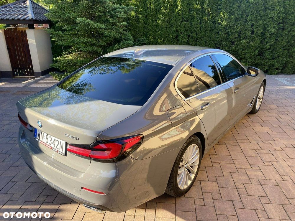 BMW Seria 5 530i xDrive mHEV Luxury Line - 11