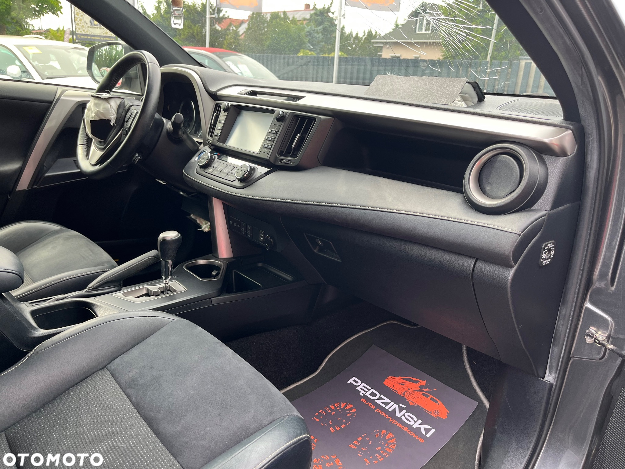 Toyota RAV4 - 9