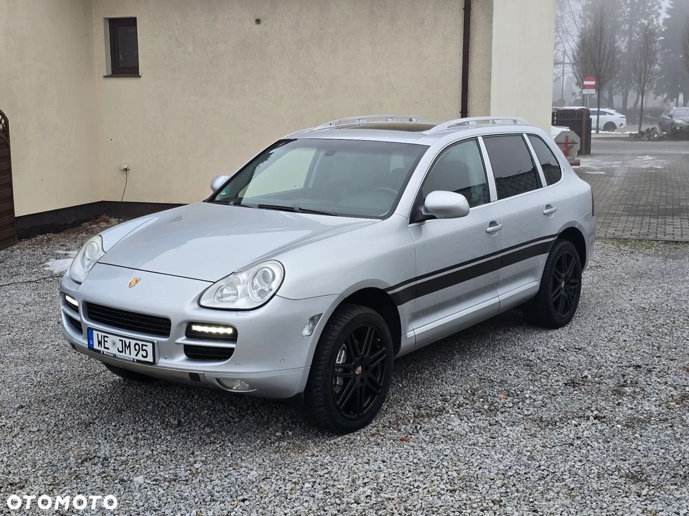 Porsche Cayenne - 1