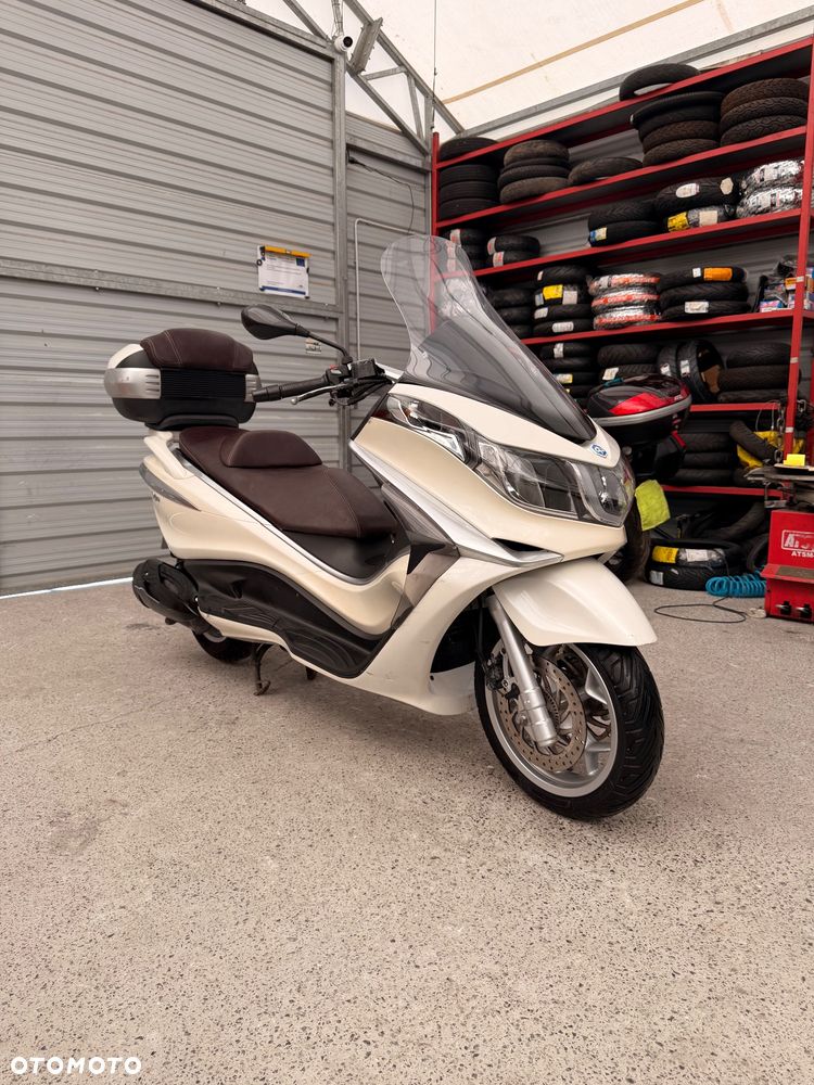 Piaggio X10 - 1