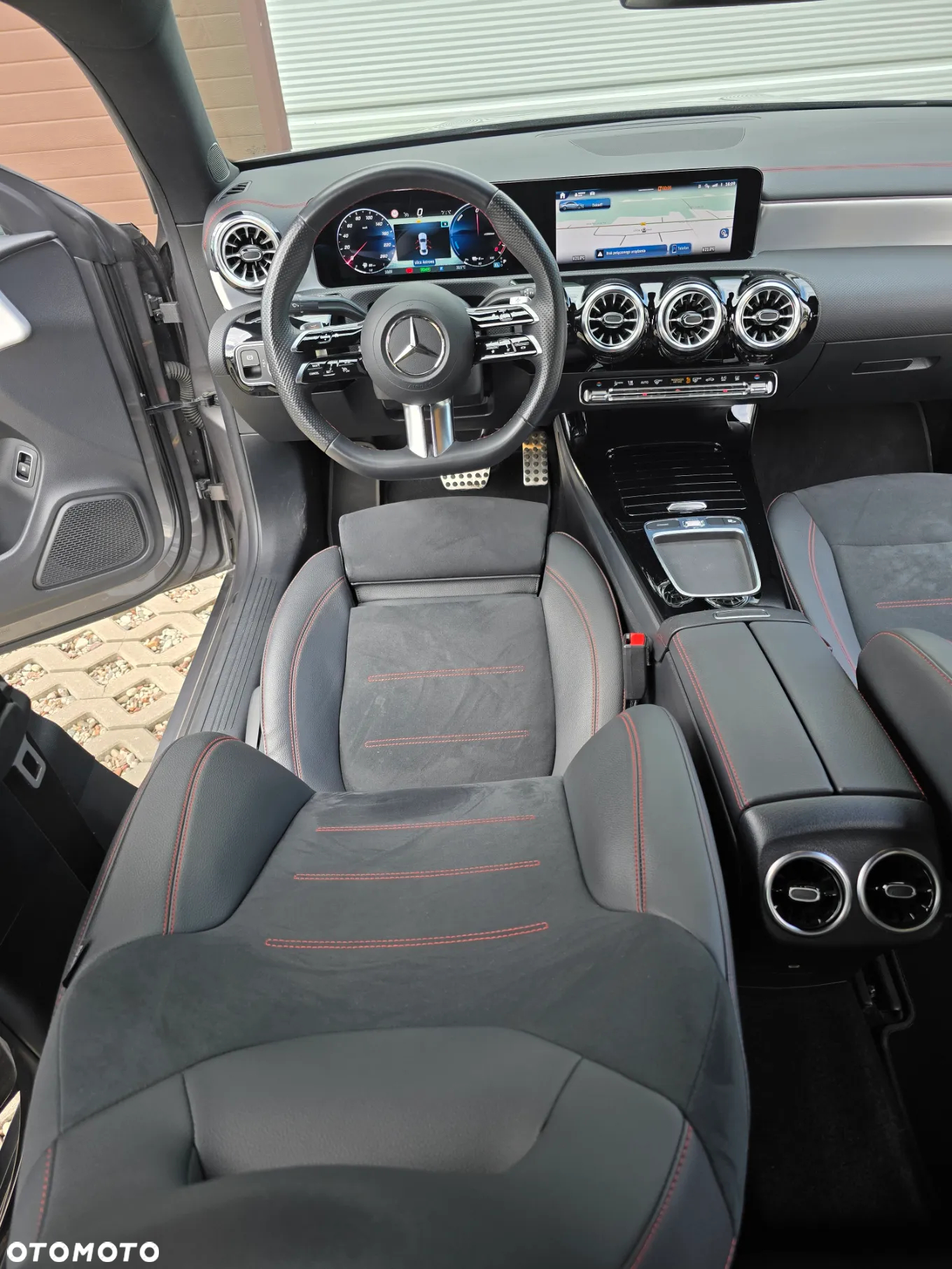 Mercedes-Benz CLA 250 e 8G-DCT AMG Line Advanced Plus - 30