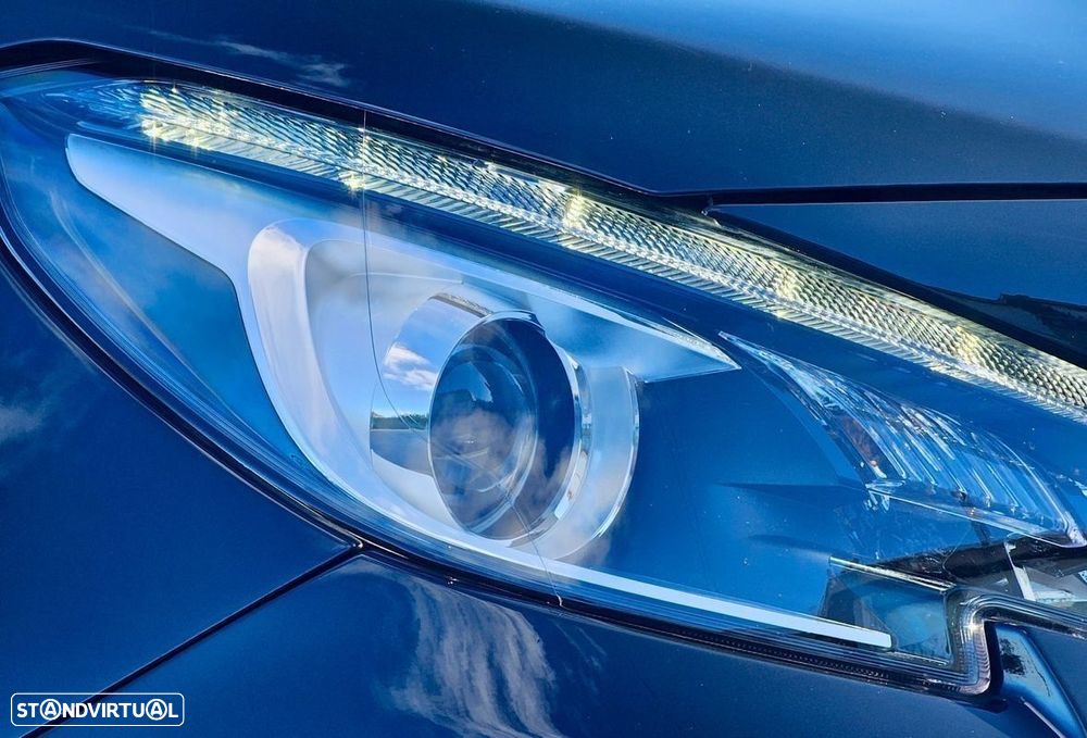 Peugeot 2008 1.2 PureTech Allure EAT6 - 15