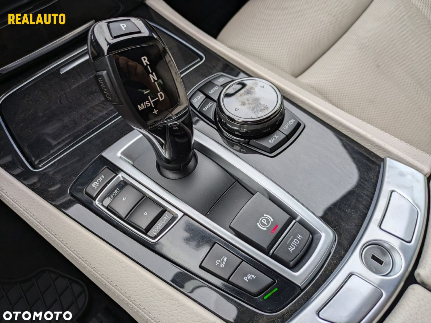 BMW Seria 7 - 33