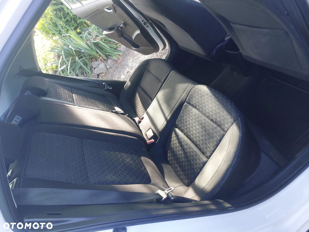 Kia Rio - 16