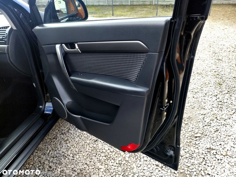 Chevrolet Captiva 2.4 LS 5os - 24
