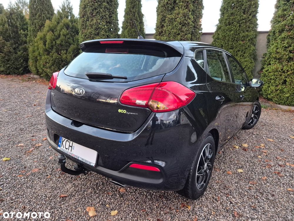 Kia Ceed 1.6 GDI Dream-Team Edition - 30