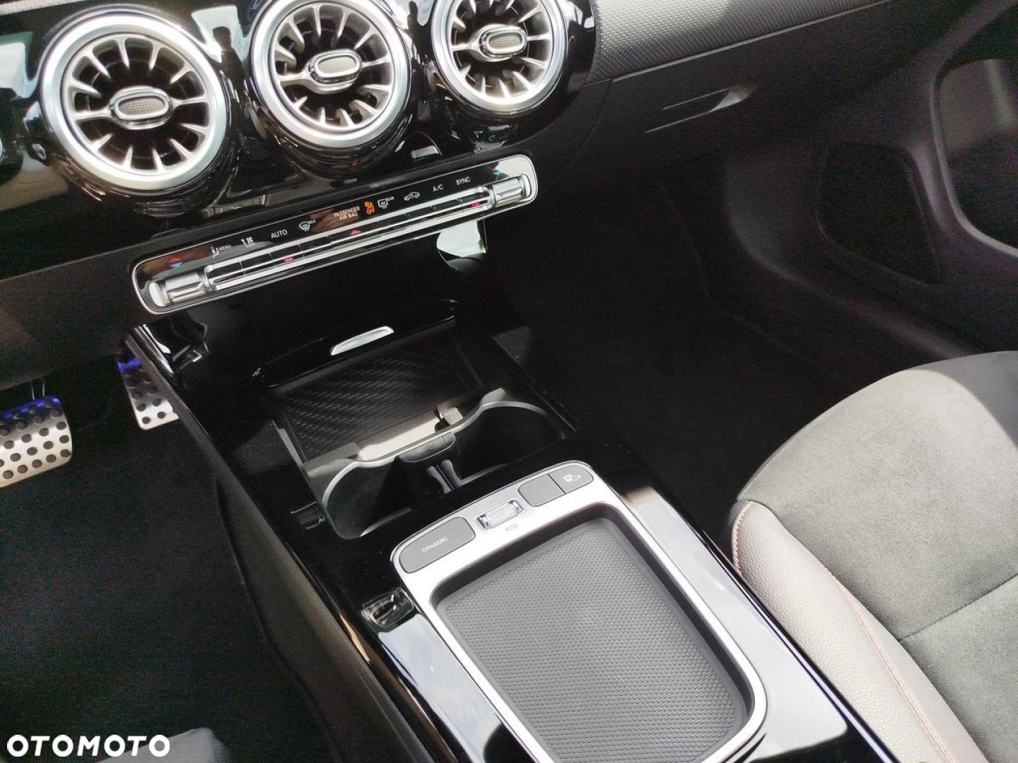 Mercedes-Benz CLA - 17