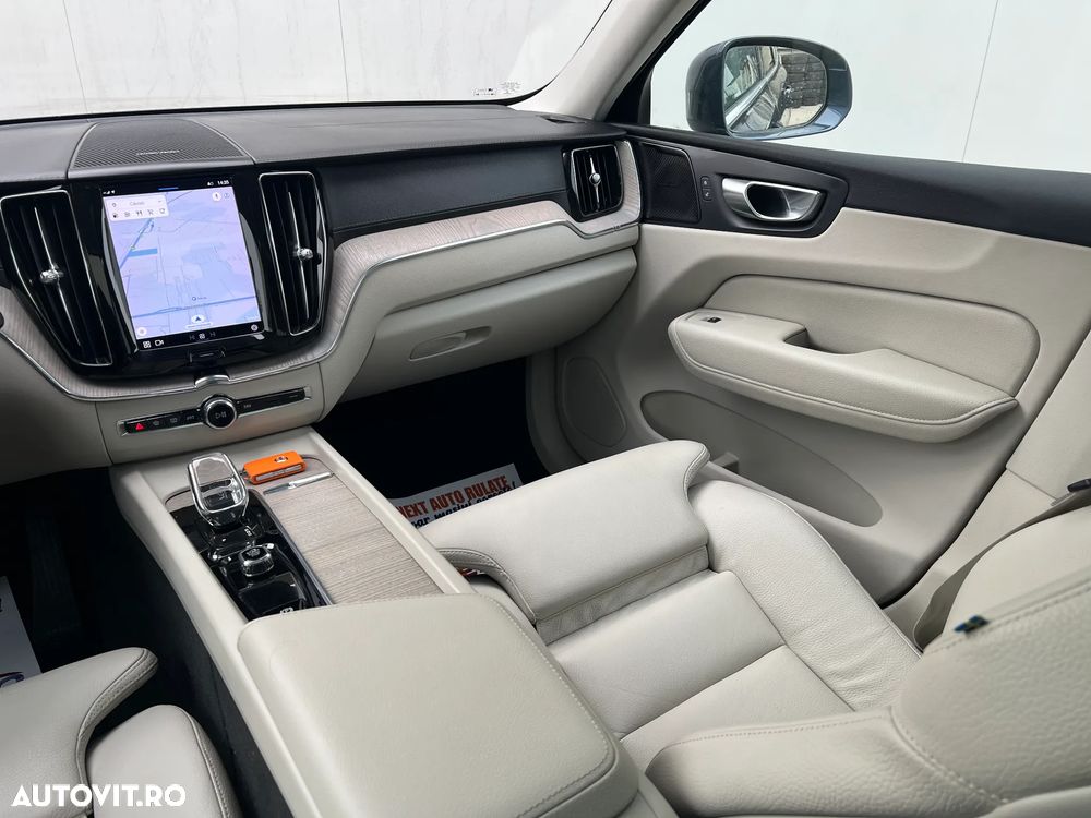 Volvo XC 60 T6 AWD Recharge Geartronic Inscription - 14